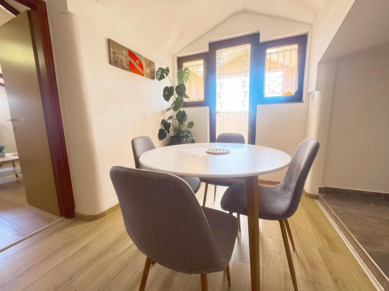 Apartments Ares Rovinj Exterior photo
